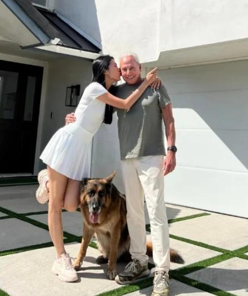 Cô gái Việt từng lượm ve chai tiết lộ lý do không tái hợp tỷ phú 76 tuổi-1