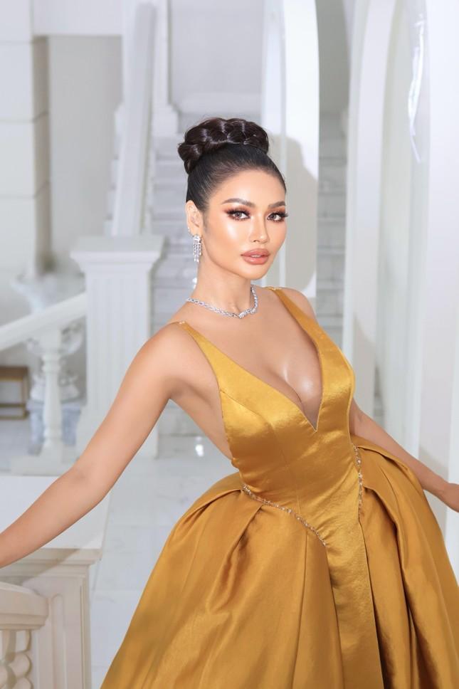 Thí sinh Hoa hậu Hoàn vũ Thái Lan bị đối thủ hất váy vào mặt-5