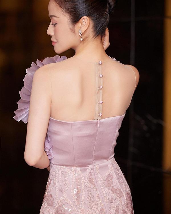 Nhan sắc đời thực MC Phí Linh-8