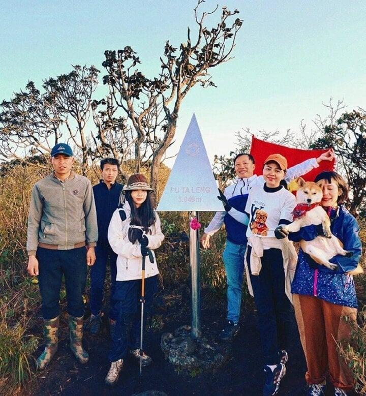 Chú chó thành idol mạng nhờ chinh phục 7 ngọn núi khó trèo ở Việt Nam-5