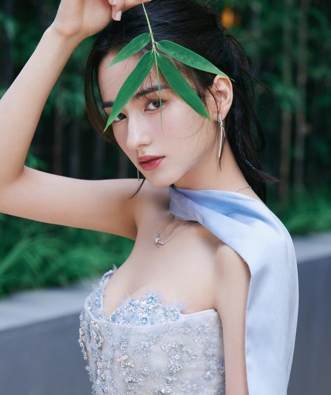 Mỹ nhân 2003 khiến MXH náo loạn vì visual đỉnh cao, nhan sắc vô thực như AI tạo ra-7