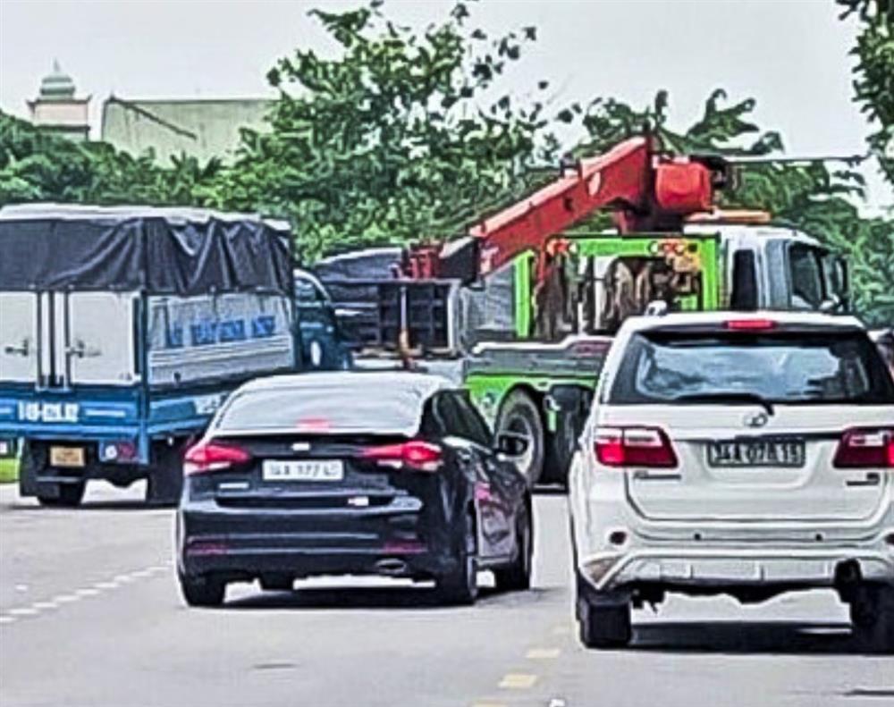 Người đàn ông tử vong trong xe tải đang nổ máy ở Hải Dương-1