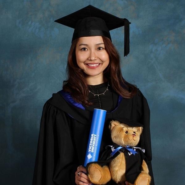 Nhỏ Hạnh ‘Kính Vạn Hoa’ từ cô sinh viên nghèo hiếu học thành giảng viên đại học tại Úc, U40 quá trẻ đẹp-4