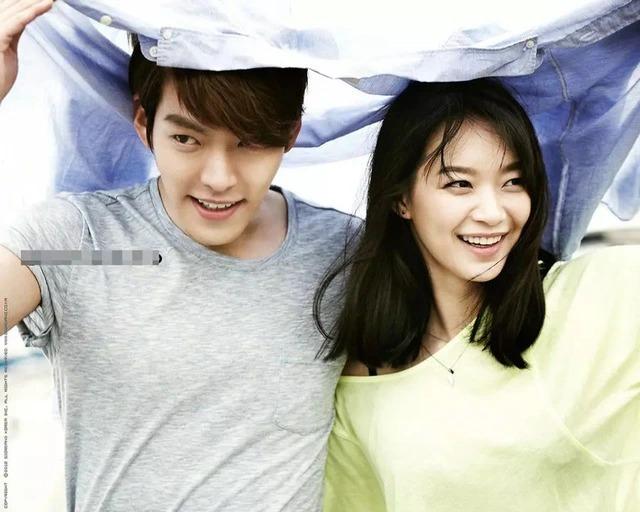 Dậy sóng loạt ảnh Kim Woo Bin - Shin Min Ah đi mua sắm, khoảnh khắc cưng chiều gây sốt MXH-7