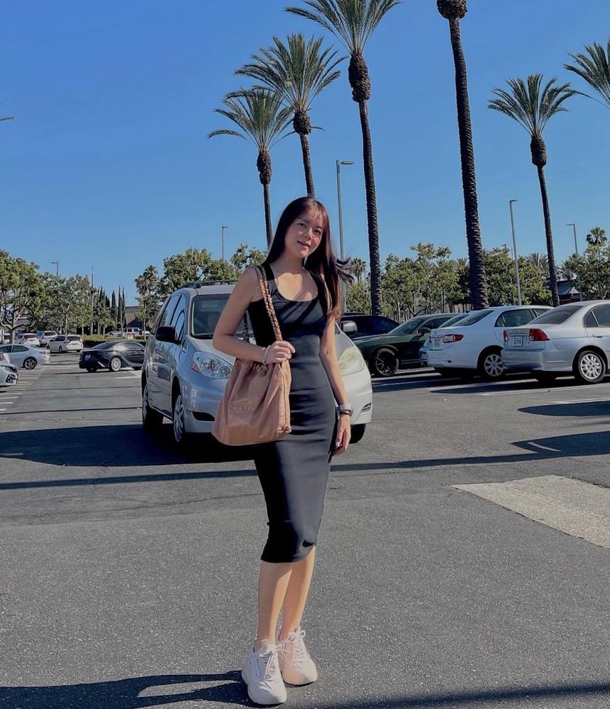 Phạm Quỳnh Anh gợi ý 10 set đồ đơn giản giúp phụ nữ trên 40 tuổi trẻ hóa phong cách-9