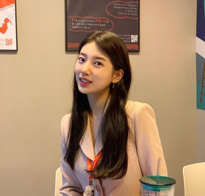 Ai bảo tóc đen là nhàm chán, Suzy vẫn cực xinh nhờ chăm đổi kiểu đây!-1