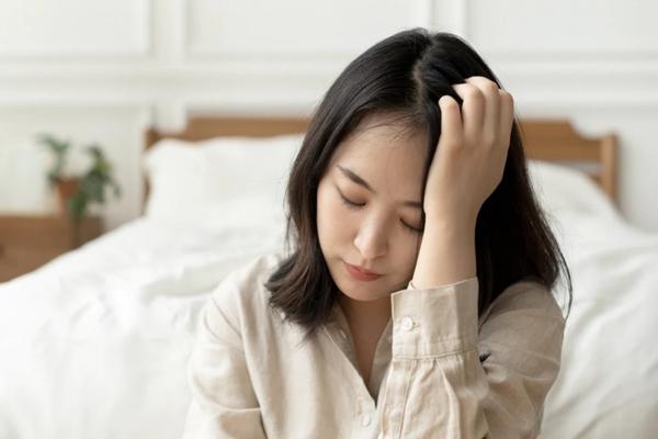 Chồng vừa mất 2 tuần, người đàn ông lạ mặt tìm đến nhà đưa lời đề nghị khiến tôi rụng rời tay chân-2