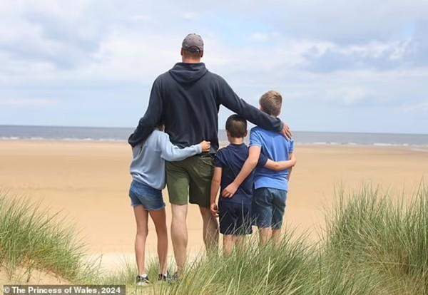 Công nương Kate chụp ảnh mới cho chồng con nhưng tại sao lại chụp từ sau lưng?-1