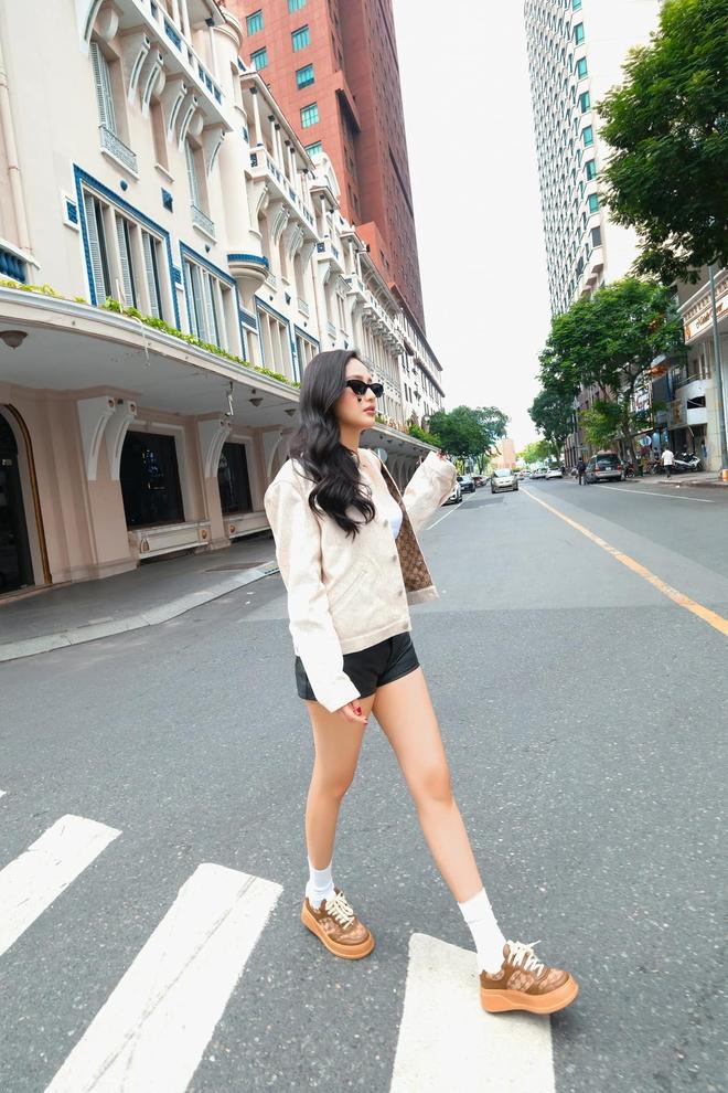 Mai Phương Thúy khoe body gợi cảm và đôi chân dài 1m18 sau thời gian tăng cân mất kiểm soát-2