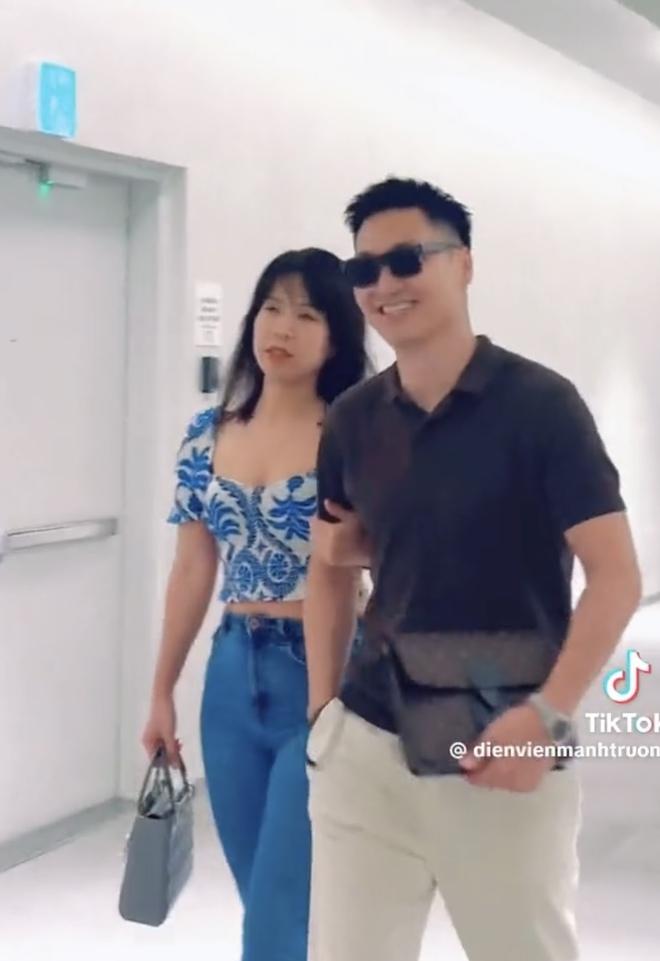 Sắc vóc gây ngỡ ngàng của vợ Mạnh Trường sau khi sinh 3 con-1