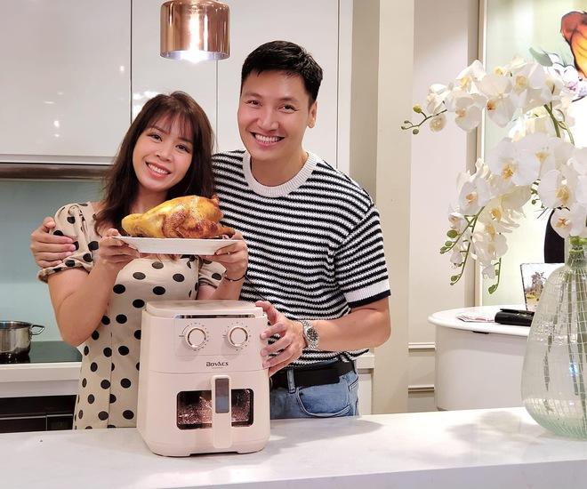 Sắc vóc gây ngỡ ngàng của vợ Mạnh Trường sau khi sinh 3 con-7