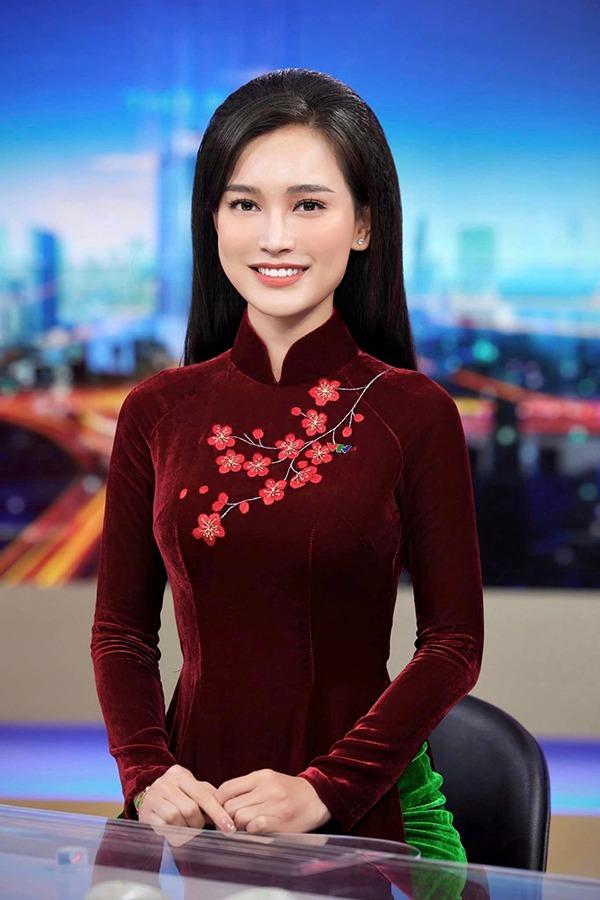 Sắc vóc đời thực BTV thời sự Linh Thủy-1