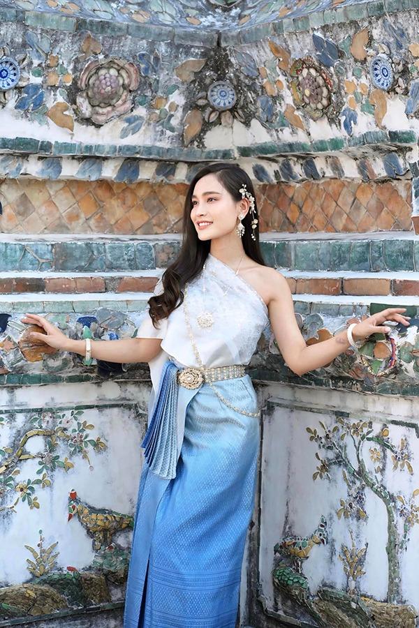 Sắc vóc đời thực BTV thời sự Linh Thủy-4