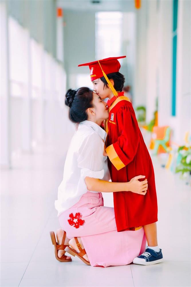 Quý tử của Nguyệt Ánh Cổng Mặt Trời càng lớn càng ra dáng trai Ấn Độ chính hiệu, đôi mắt đẹp hơn của bố?-2