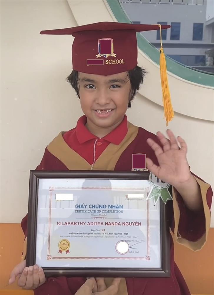 Quý tử của Nguyệt Ánh Cổng Mặt Trời càng lớn càng ra dáng trai Ấn Độ chính hiệu, đôi mắt đẹp hơn của bố?-3