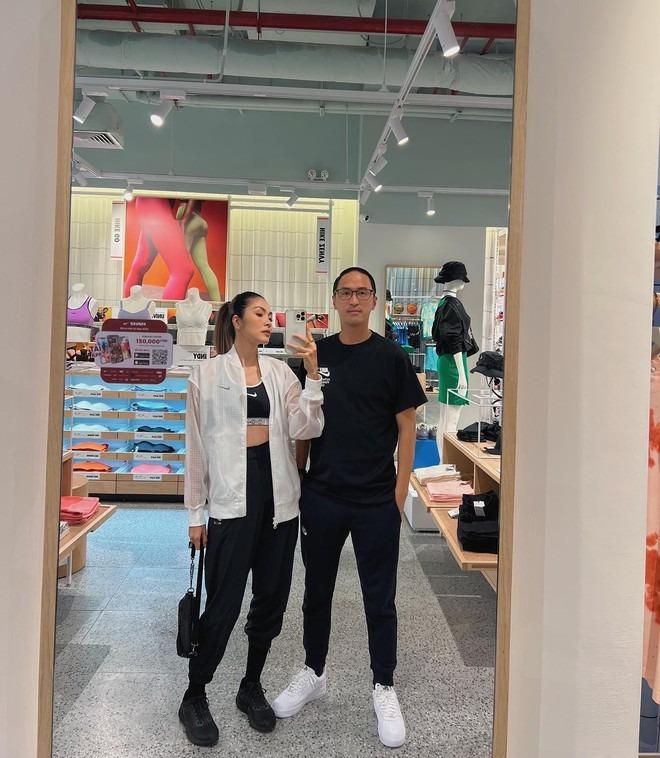 Lâu rồi mới thấy Hà Tăng lên đồ kiểu dâu hào môn, cùng chồng tham dự event thời trang tại Ý-11