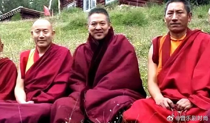 Lý Liên Kiệt dụ vợ và con gái đi tu theo mình-4