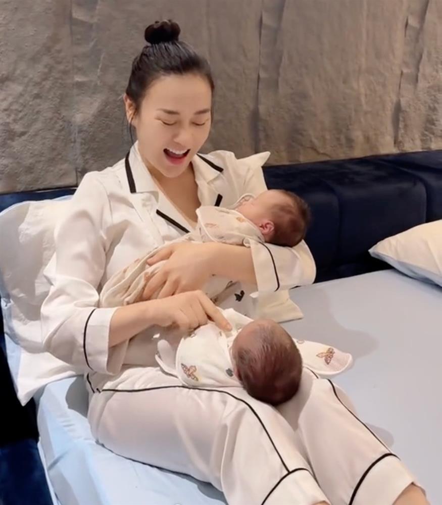 Ly nước màu vàng Phương Oanh uống sau sinh có gì đặc biệt?-1