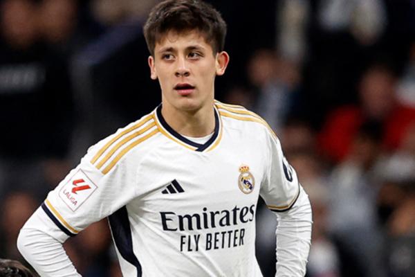 Có phải các cầu thủ ĐT Bồ Đào Nha không chịu chuyền bóng cho Cristiano Ronaldo?-3