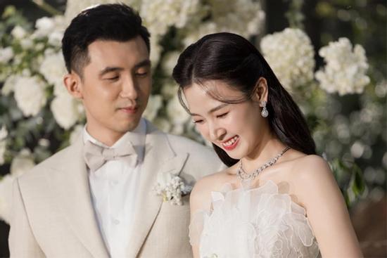 Hé lộ thêm 2 quy định của Midu và chồng thiếu gia dành cho khách mời dự hôn lễ