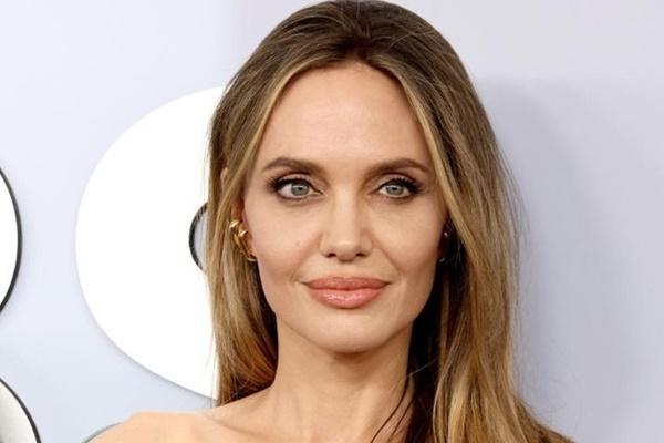 Angelina Jolie ra tối hậu thư cho Brad Pitt-3