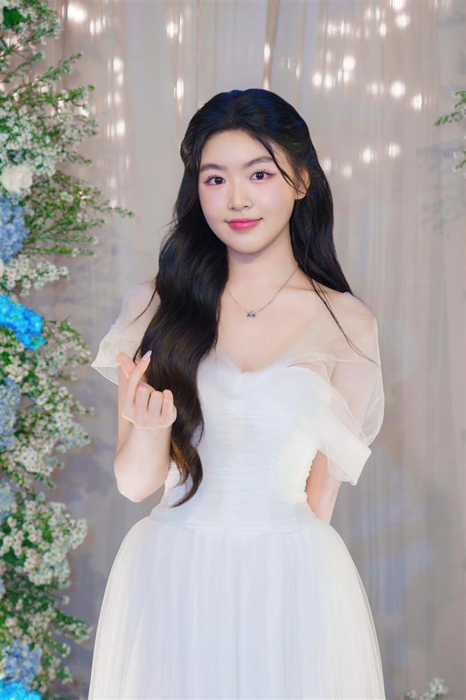 Con gái cao 1,73 m của MC Quyền Linh-5