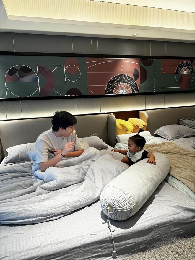 Cậu cả Subeo khoe vẻ ngoài điển trai khi chơi cùng em, Cường Đô La tiết lộ điểm giống nhau của 2 nhóc tỳ-3