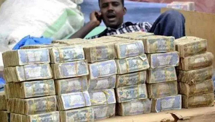 Ở quốc gia này, tiền rải đầy đường nhưng dân vẫn than nghèo-4