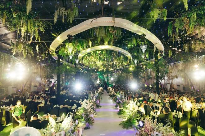 Nghệ An: Chú rể chi 5 tỷ làm đám cưới, cô dâu phải tháo bớt vàng vì bị bít cổ-2