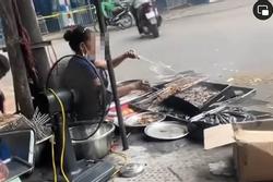 Khách tố 'rửa thịt bằng nước đen ngòm', chủ quán bún chả ở Hà Nội nói gì?