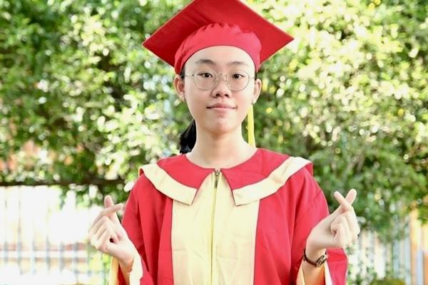 Thủ khoa đầu vào lớp 10 ở TP.HCM làm bài thi tiếng Anh trong 5 phút-1