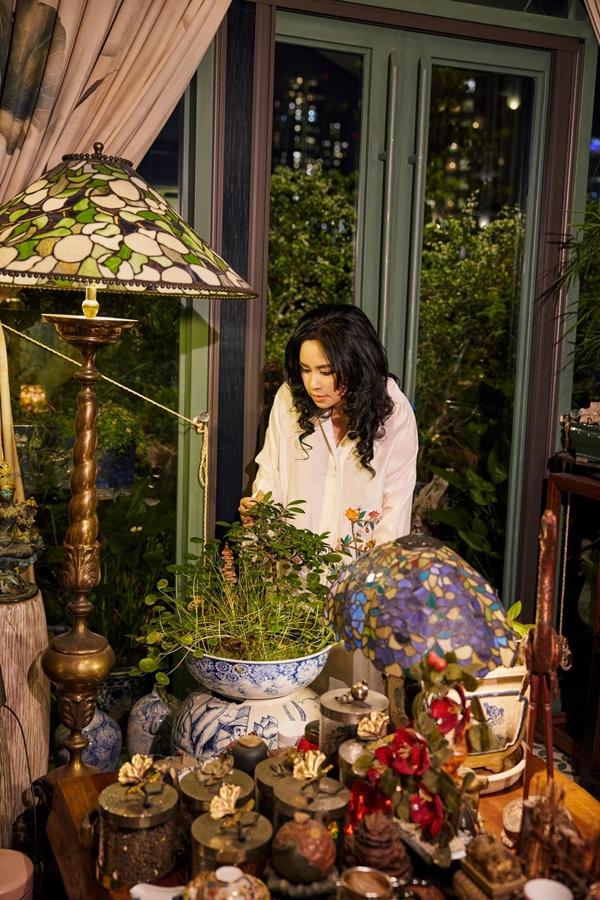 Thanh Lam khoe hình ảnh đón tuổi mới đẹp không tì vết tại nhà riêng-5