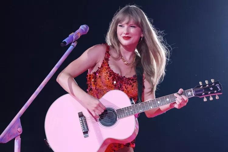 Kỷ vật tuổi thơ của Taylor Swift được bán với giá khủng-3