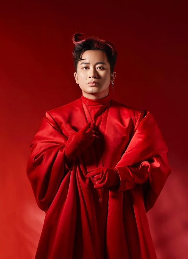 Cuộc sống hạnh phúc của ca sĩ Tùng Dương bên bà xã xinh đẹp, yêu chồng, thông tuệ và tầm vóc hơn-1