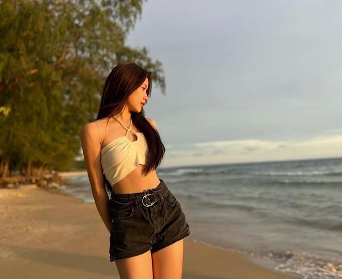 Con gái Lưu Thiên Hương 19 tuổi xinh tươi như hoa, ăn vận ra dáng nữ sinh-8