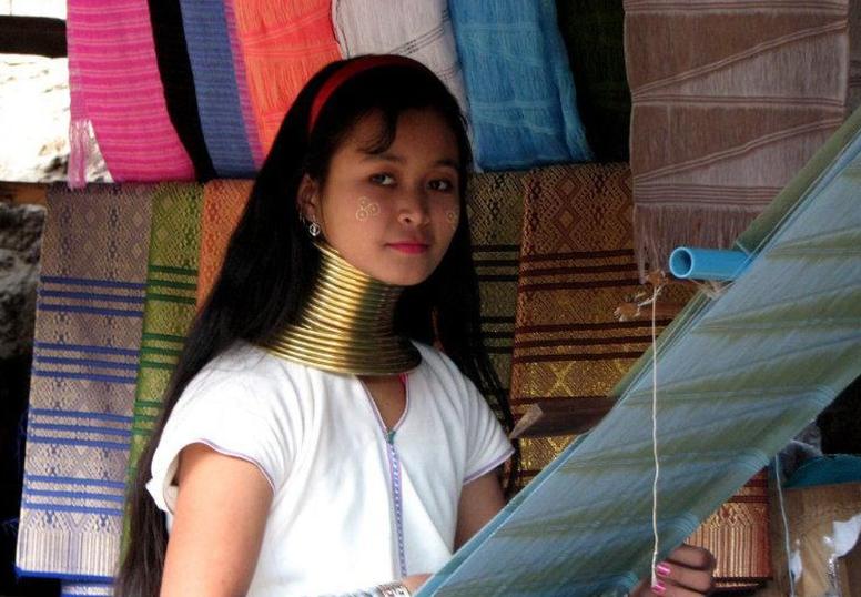 Lạ kỳ kiểu làm đẹp có 1-0-2 của nhiều phụ nữ trên thế giới-7