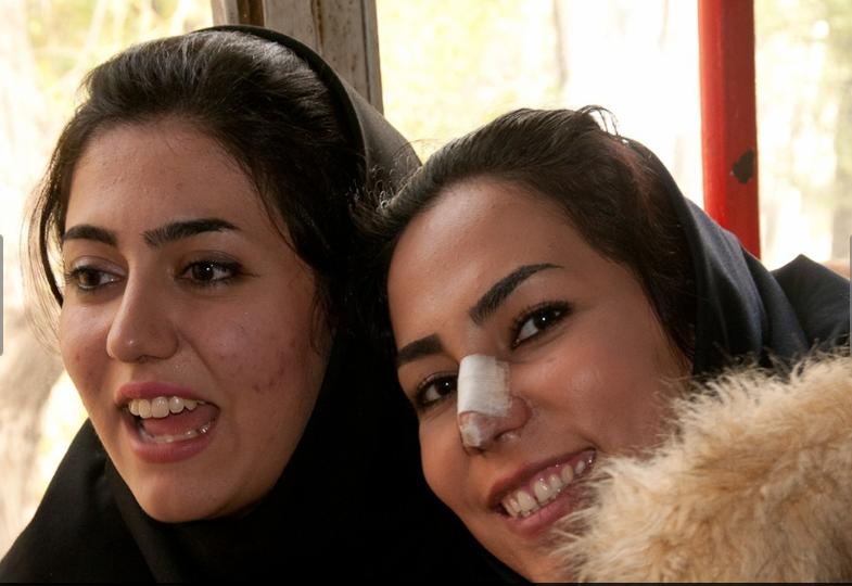 Lạ kỳ kiểu làm đẹp có 1-0-2 của nhiều phụ nữ trên thế giới-9