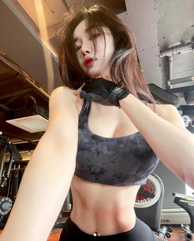 Học lỏm bí quyết da sáng dáng xinh từ cô nàng chuẩn con người ta-5