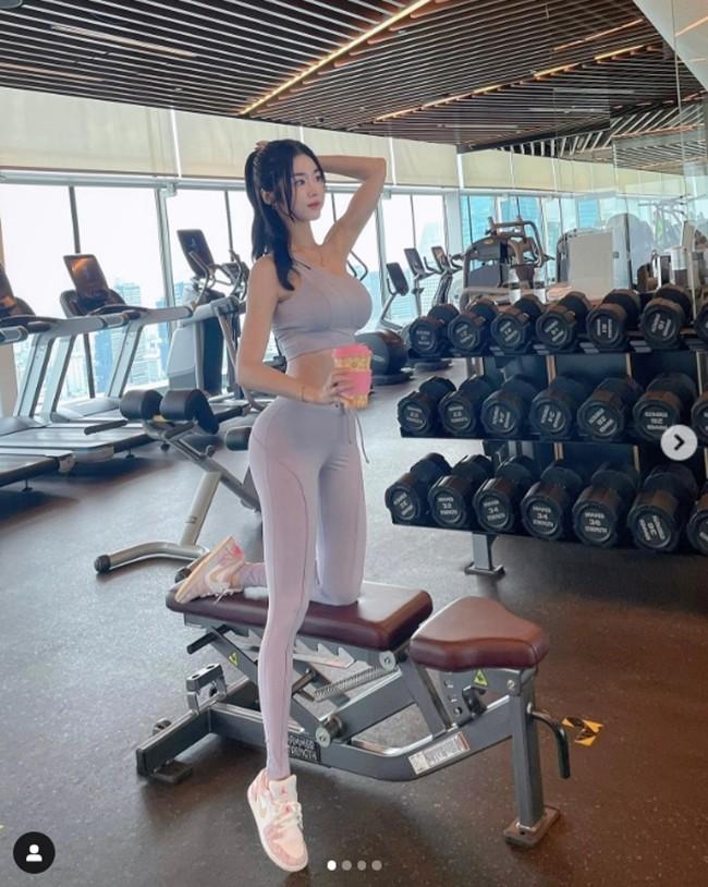 Học lỏm bí quyết da sáng dáng xinh từ cô nàng chuẩn con người ta-7