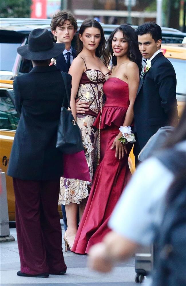 Suri Cruise mặc gợi cảm-3