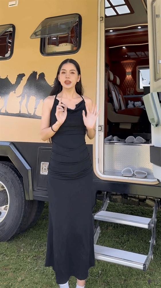 Hôn nhân Hằng Du Mục và chồng hơn 14 tuổi trước khi sóng gió: Mẹ kế chăm con chồng như con đẻ, gánh vác 3 công ty bị phá sản-3