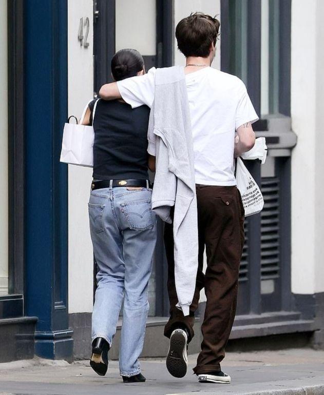 Con trai Beckham hẹn hò người đẹp Brazil-1