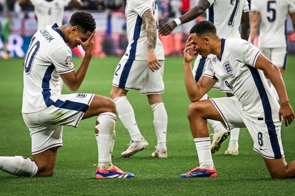 Bạn gái Gabriel Martinelli gây sốt tại Copa America 2024 nhờ vẻ đẹp tựa tiên nữ-8