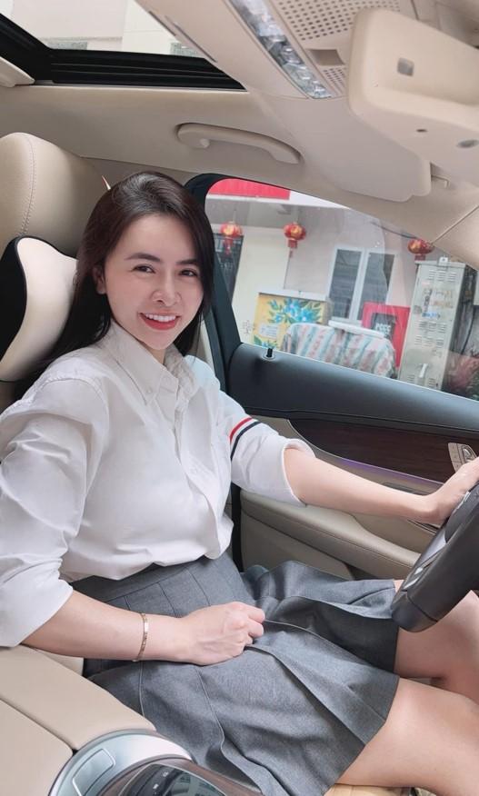 Cô ôsin bá đạo nhất vịnh Bắc Bộ, khoe nhan sắc rạng ngời khác hẳn trên phim-6