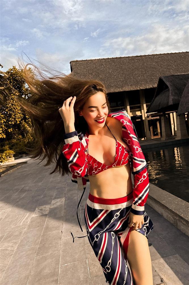 Hồ Ngọc Hà khoe trọn lưng trần, khoe nhan sắc nét căng tuổi 40-6