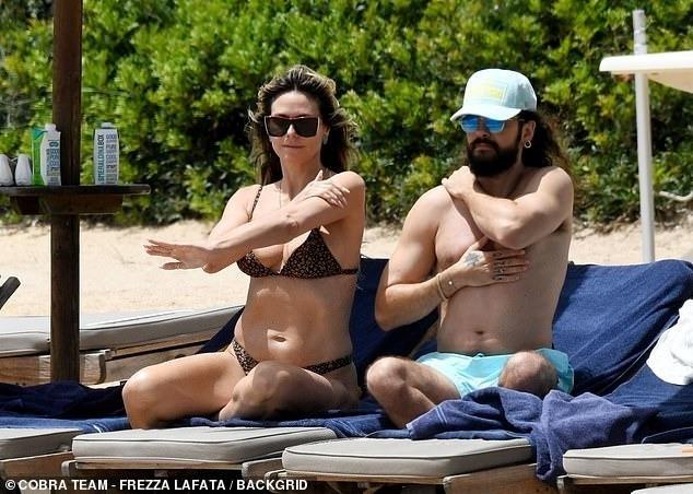 Heidi Klum cởi bikini để tắm nắng gây tranh cãi-1