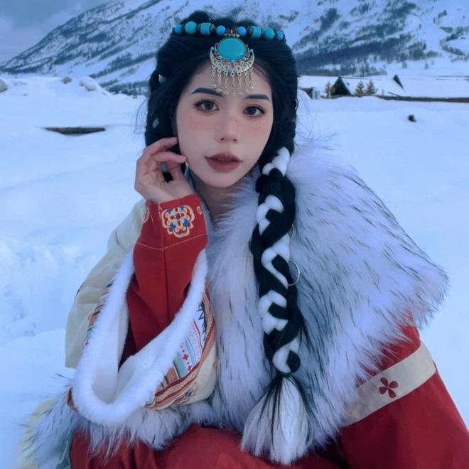 Hằng Du Mục là ai, hot thế nào mà được ví như chiến thần livestream thế hệ mới?-1