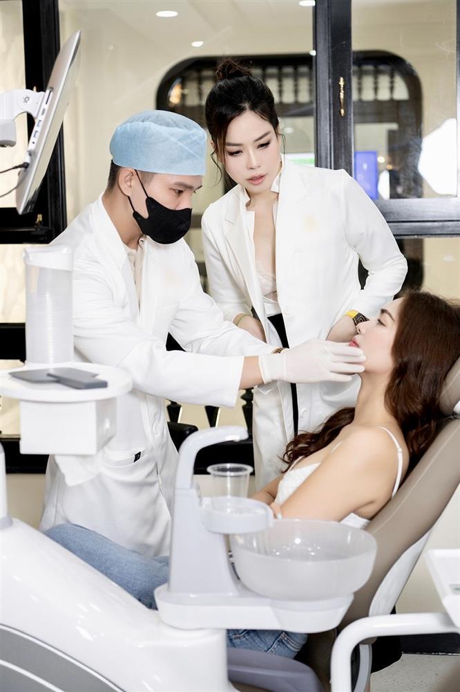 Một ngày cùng con dâu tỷ phú Hoàng Kiều: Rời biệt thự 750 tỷ về Việt Nam làm CEO-3