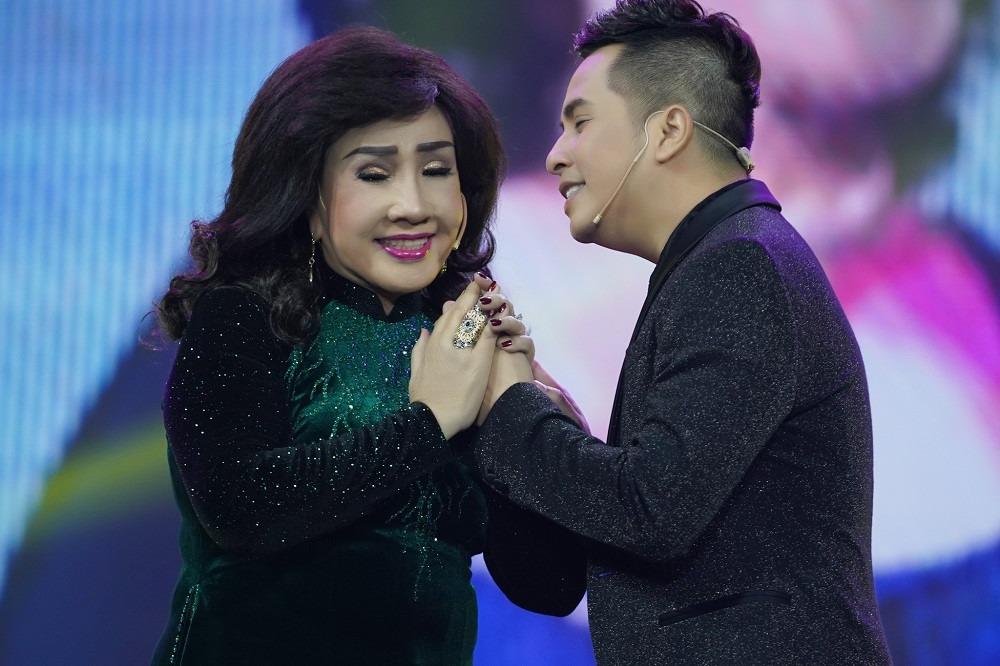 Bà hoàng cải lương U80 viên mãn bên chồng con-15