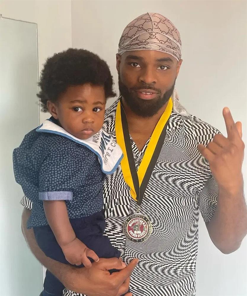 YouTuber ghi được tiếng súng bắn chết anh trai mình khi quay clip trang điểm-2